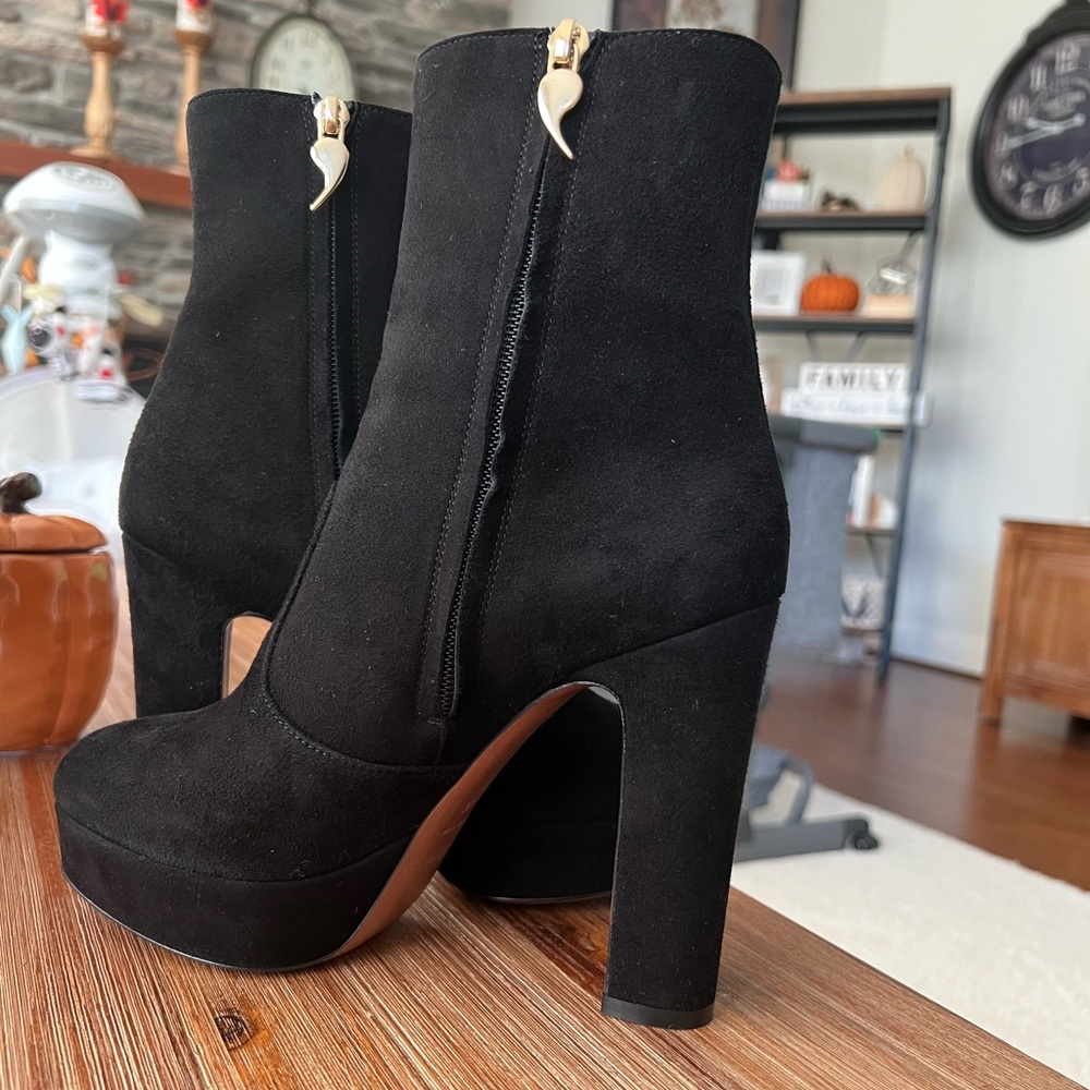 Platform ankle boots size 37 (US 7)